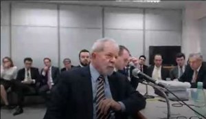 Lula diz que processo sobre terreno e apartamento é ilegítimo e injusto