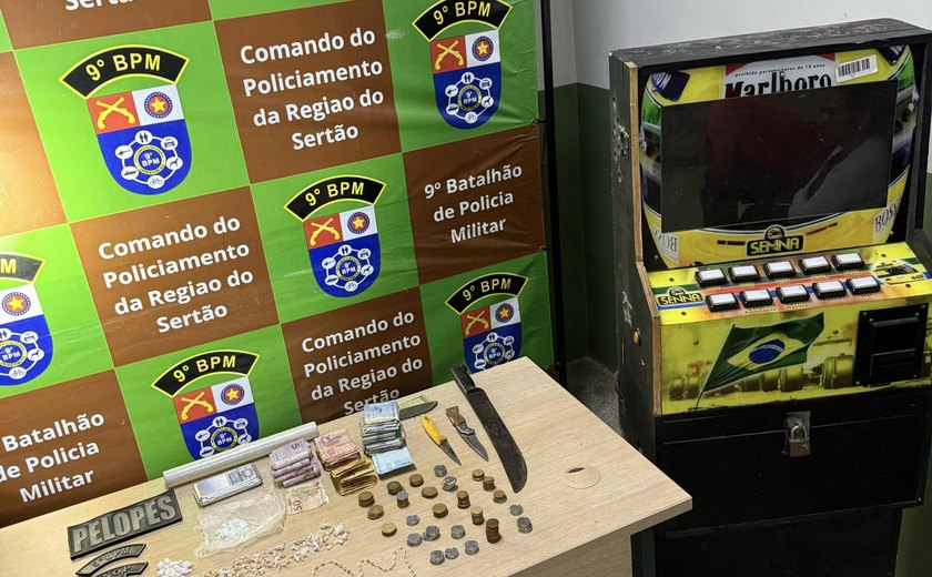 Casal é preso com drogas, armas brancas e máquina caça-níquel em Delmiro Gouveia