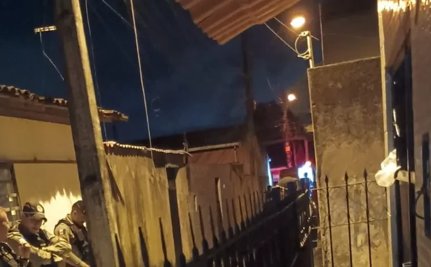 Homem morre e outro fica ferido após ataque a tiros na Cidade Universitária, em Maceió