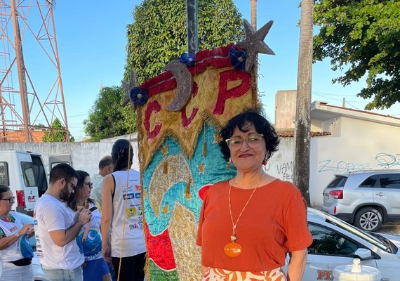 Diretora comercial da Tribuna é homenageada em bloco carnavalesco tradicional de Maceió