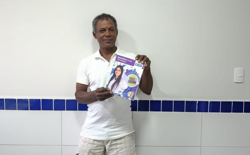 Após 30 anos longe da escola, estudante da EJA conquista vaga em Engenharia Civil na UFAL