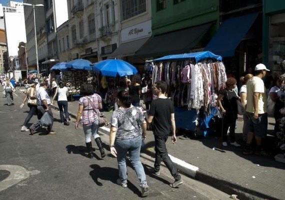 Desemprego volta a cair e vai a 12,8%, influenciado pela informalidade