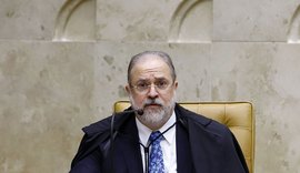 Aras quer afastar Alexandre de Moraes da condução das investigações no STF