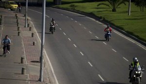 Bogotá proíbe circulação de homens na garupa de motos acima de 125 cilindradas