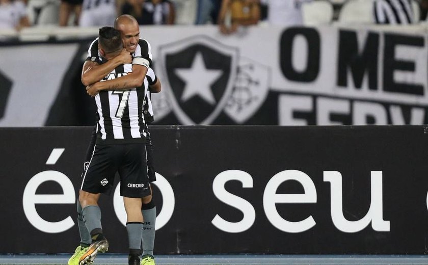 Roger faz dois e Botafogo derrota Flamengo no Engenhão