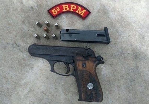 Homem é preso com arma de fogo e munições no Benedito Bentes