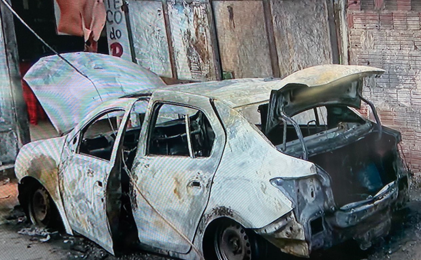 Carro pega fogo em acidente na Santa Amélia; mulher e criança morrem carbonizadas