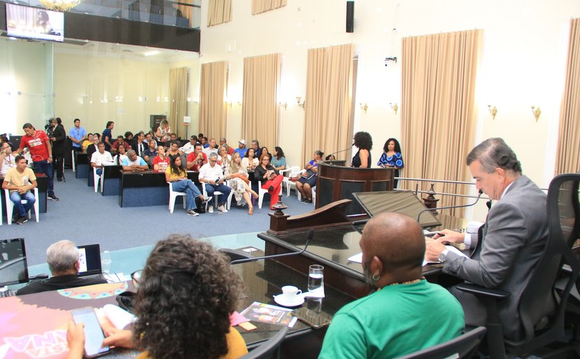 Políticas de enfrentamento ao racismo são debatidas em sessão especial na Assembleia
