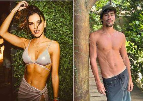 Mariana Rios e Bruno Montaleone beijam muito em Fernando de Noronha