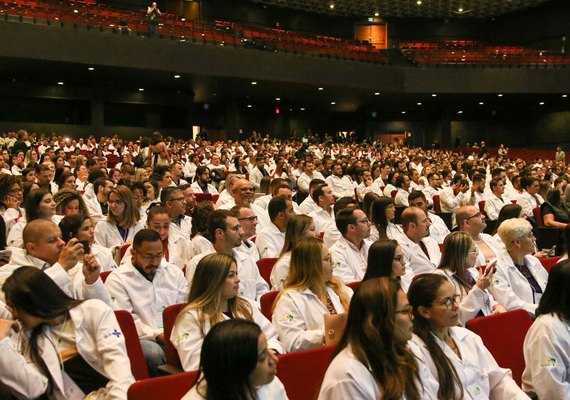 Brasil tem 575.930 médicos ativos: 2,81 por mil habitantes