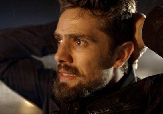 'Sol Nascente': César foge fantasiado de pastor, mas é preso em Minas Gerais