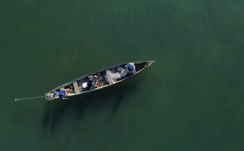 Ministério da Pesca cancela mais de 76 mil licenças de pescadores