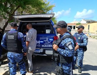Guarda Municipal prende suspeito por tráfico de drogas na Praça da Faculdade