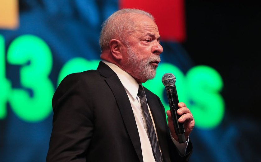Lula cancela agenda e adia embarque para a China após quadro de pneumonia
