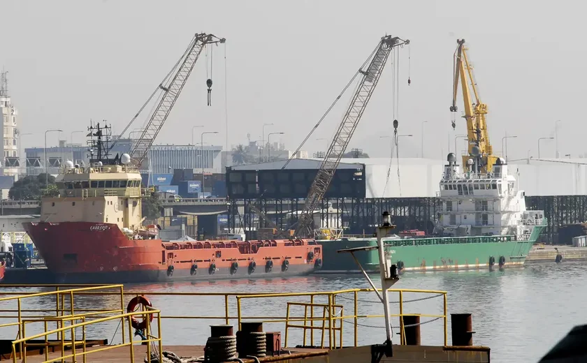 Justiça mantém liminar que derruba imposto na exportação de petróleo