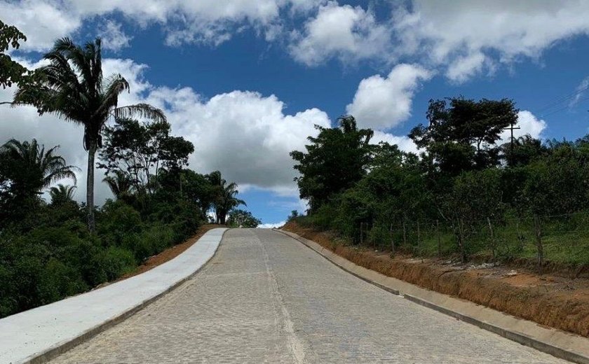 Pavimentação do acesso à Serra da Barriga tem 85% dos serviços concluídos