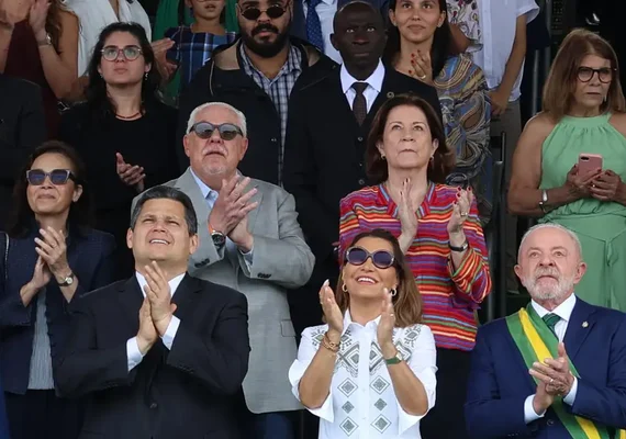 Desfile de 7 de Setembro é realizado na Esplanada dos Ministérios, em Brasília