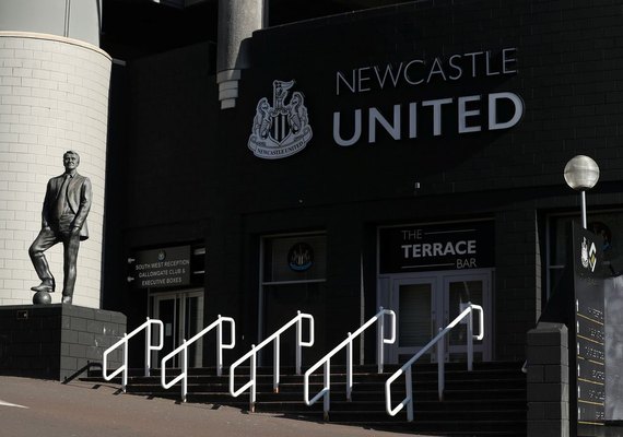 Possível venda do Newcastle a fundo de investimentos árabe gera debate