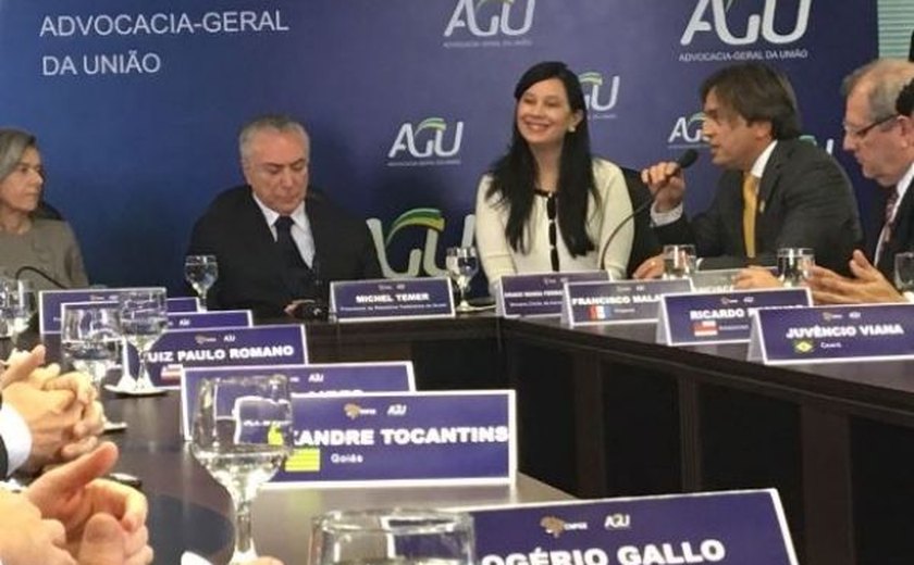 Procurador-geral do Estado assina dois acordos com a AGU em Brasília