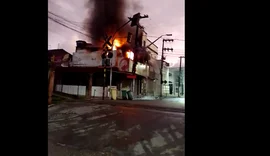 Restaurante pega fogo e assusta moradores em Rio Largo