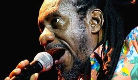 Internado após transplante, cantor Luiz Melodia tem casa roubada no Rio de Janeiro