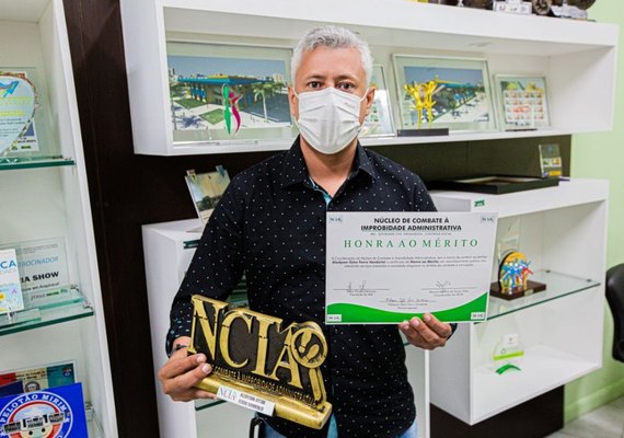 Arapiraquense recebe honraria nacional na luta contra a corrupção