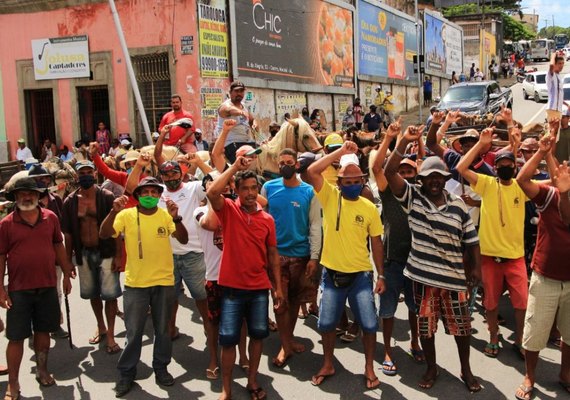 ''Projeto'' de retirada de carroças da rua motiva protesto de carroceiros em Maceió