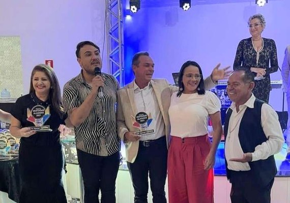 Revista comemora 14 anos e homenageia personalidades em Arapiraca