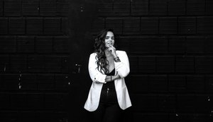 Fernanda Guimarães apresenta show com clássicos de sua carreira neste sábado (20)