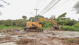 Prefeitura de Maceió inicia serviços de desobstrução no acesso à Chã da Jaqueira