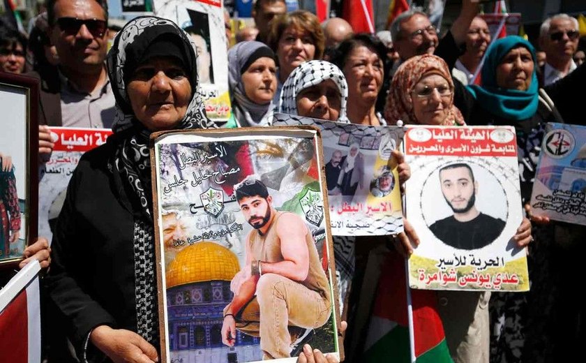 Mais de mil palestinos que foram detidos por Israel iniciam greve de fome