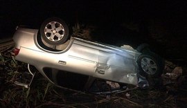 Colisão frontal: carro pega fogo e motorista fica com queimaduras e fratura uma das pernas