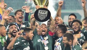 Palmeiras bate Corinthians nos pênaltis após ceder empate e sai da fila no Paulista