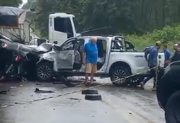 Acidente entre caminhonete e carro de passeio  deixa uma pessoa morta na BR-316, em Atalaia