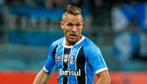 Arthur, volante do Grêmio, entra na mira do Manchester United