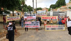 'Queremos acesso liberado ao cemitério e não queremos realocação''