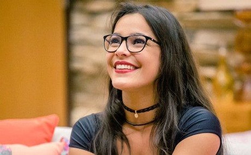 Ex-BBB Emilly ofende mulher em festival: 'Sou rica, sua pobre'