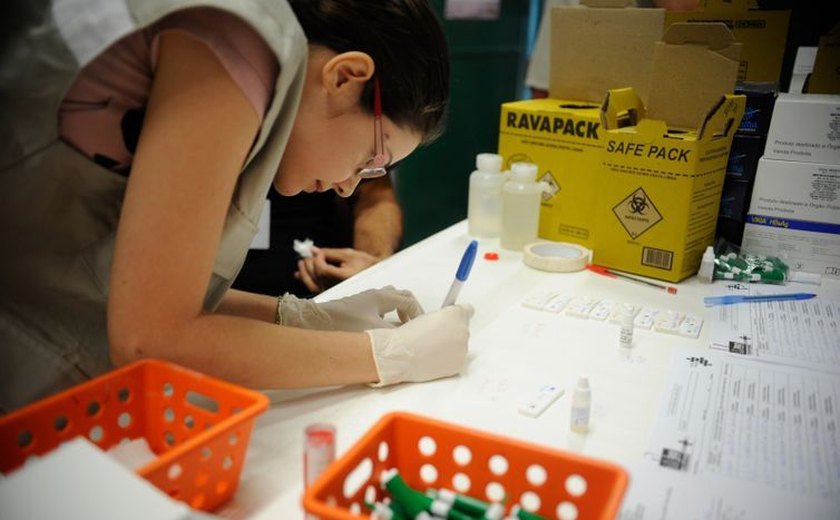 Hepatite: OMS pede urgência para ampliar testes e acesso a tratamento