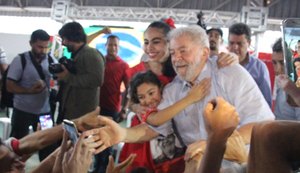Ex-presidente Lula defende manutenção de conquistas
