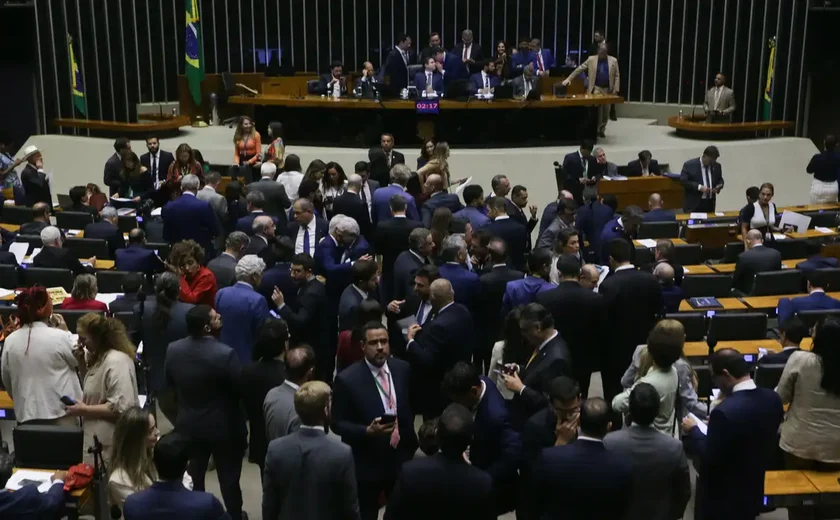 Câmara dos Deputados aprova isenção do IR para quem ganha até R$ 5 mil