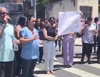 Profissionais da saúde protestam em Maceió por salários atrasados e piso da enfermagem