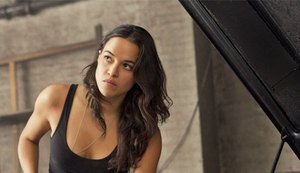 Michelle Rodriguez ameaça sair da saga dos filmes 'Velozes e furiosos'