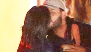 Selena Gomez vive novo amor! Beijo de cantora e The Weeknd é flagrado pelo TMZ