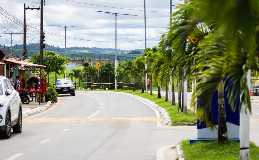 Governo de Alagoas entrega 42 ruas pavimentadas em Ibateguara