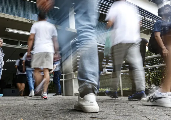 Prazo para pagar taxa de inscrição do Enem 2025 vai até sexta-feira