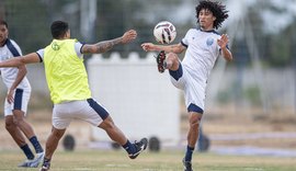 CSA inicia pré-temporada com bola no CT Gustavo Paiva
