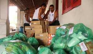 Doações de suprimentos a desabrigados pela chuva não suprem carência