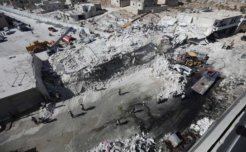 Explosão em depósito de armas deixa dezenas de mortos na Síria