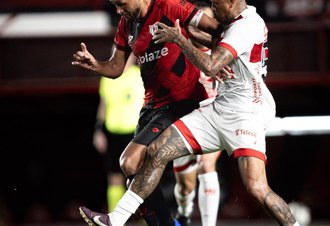 CRB e Atlético-GO fazem jogo de seis pontos no Rei Pelé