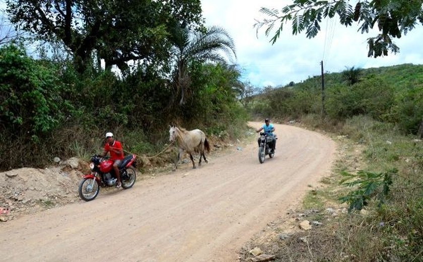 Moto e caminhonete D20 colidem e um morre em trecho da AL-145 em Pariconha